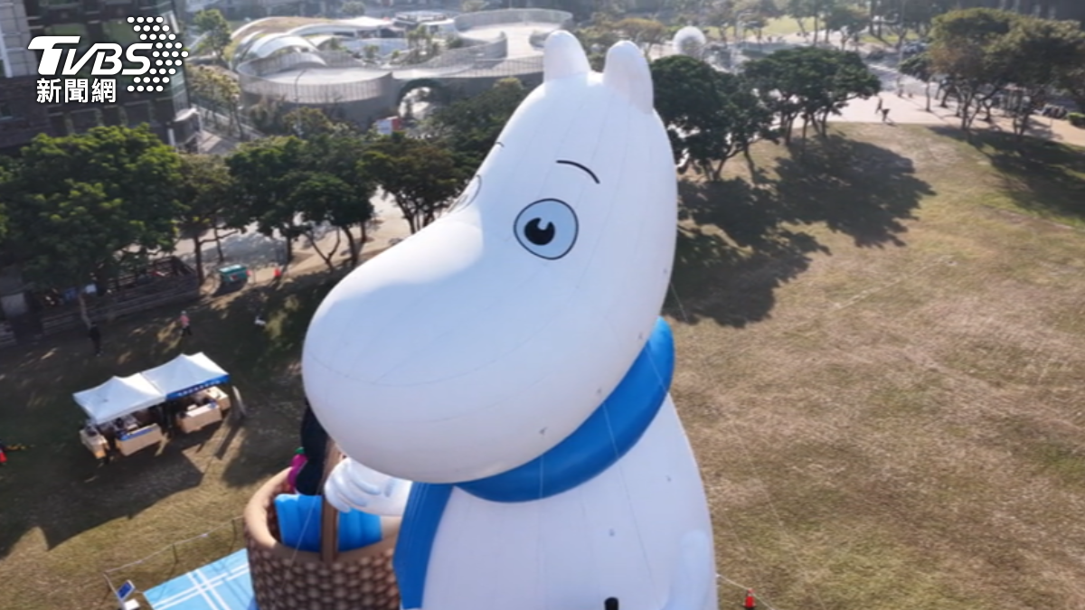 姆明小提燈搶先送 台中市民廣場 湧排隊潮