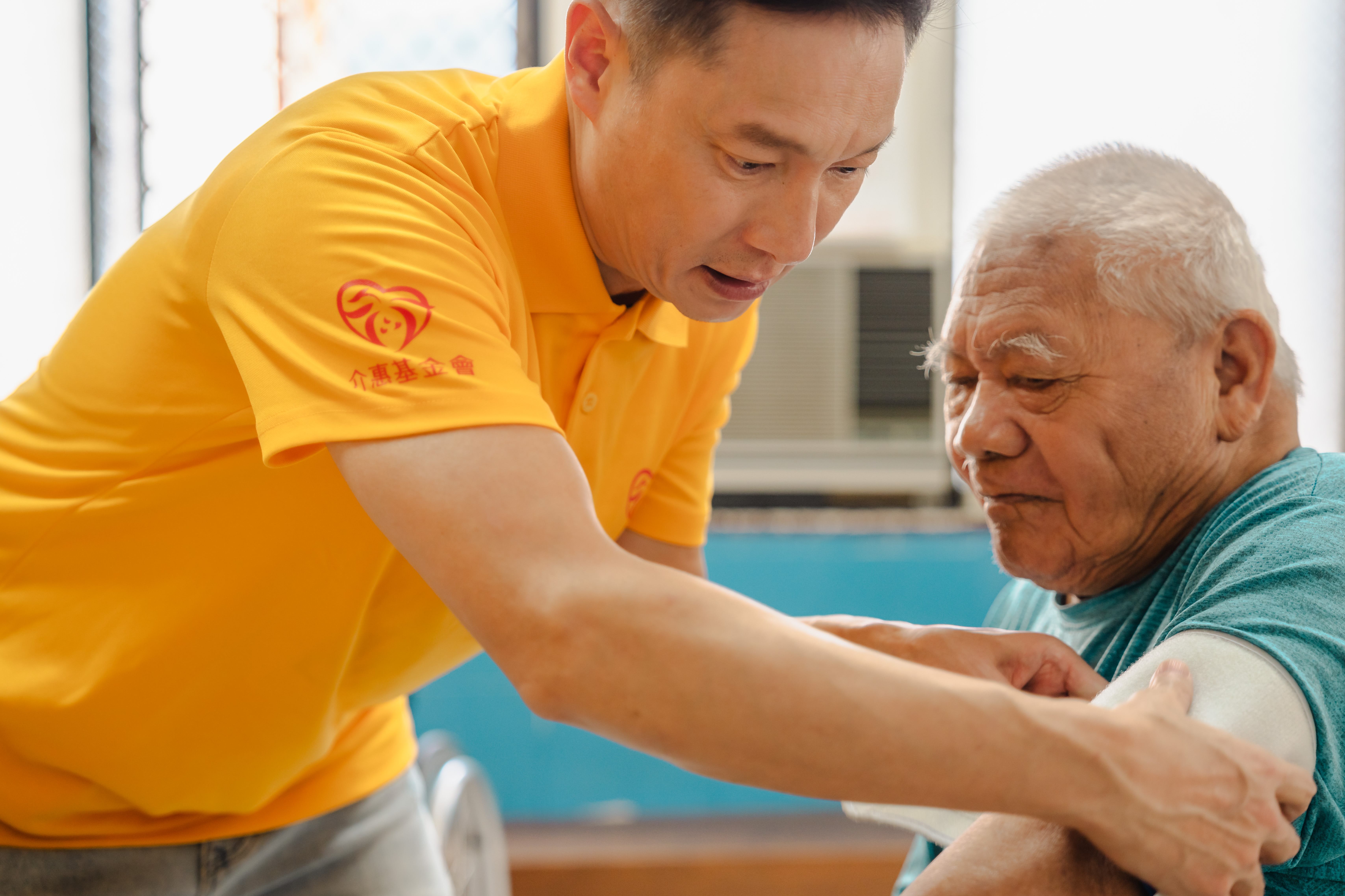 寒冬送暖不間斷!介惠攜手謝祖武深入偏鄉 守護孤老暖心過冬