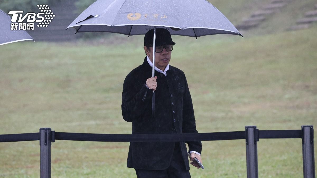 蔡康永見大S雕像嘆息! 忍痛發文:妳應該被好好疼愛的