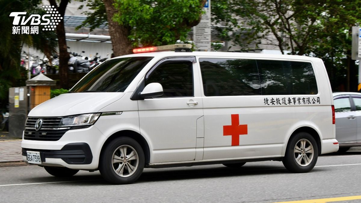 板橋男倒臥路邊 民眾關心赫見他「全身冰冷僵硬亡」