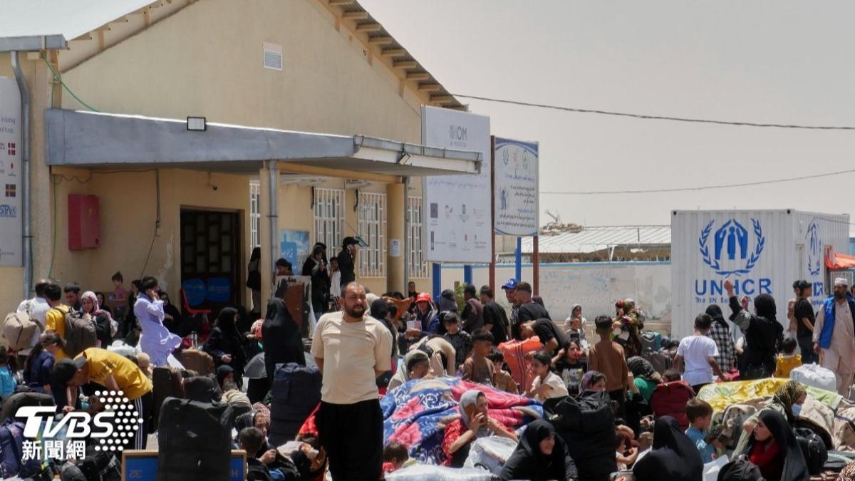 阿富汗遭遣返難民陷糧荒 「紅金」為女性撐生機