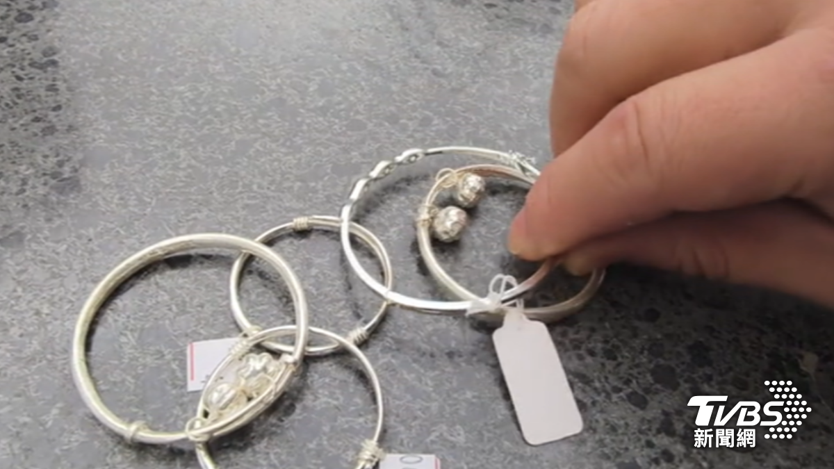 金價飆漲賣飾品卻虧慘!銀飾扣40%他怒留負評 業者喊冤回應