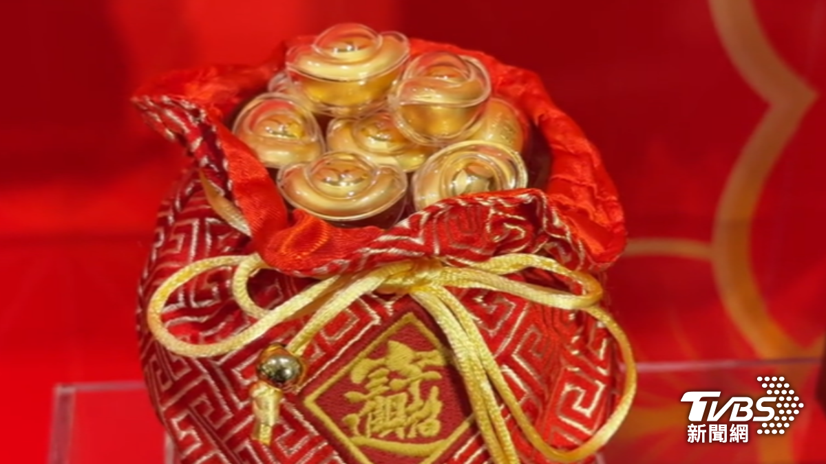 百貨春節福袋開箱!千元抽「85萬越野車」 黃金買氣翻倍成長