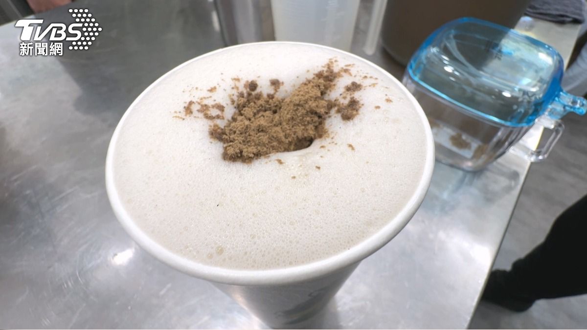 邪教美食+2!手搖飲「椒麻奶茶」可調麻度 超商泰式蒜辣拔辣回敬