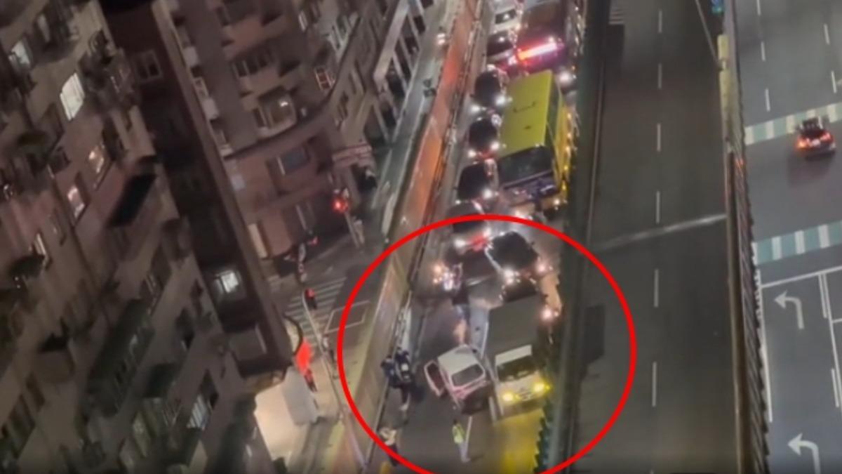 忠孝橋兩車擦撞「擋死車道」!回堵50分鐘 駕駛進退兩難乾等