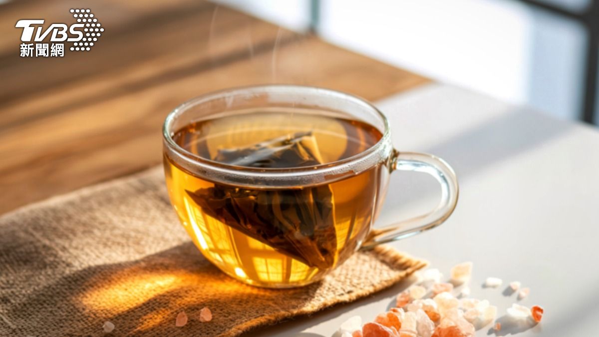 喝茶提神代價大!醫曝「鐵觀音、普洱」恐引心梗:這幾類人別碰