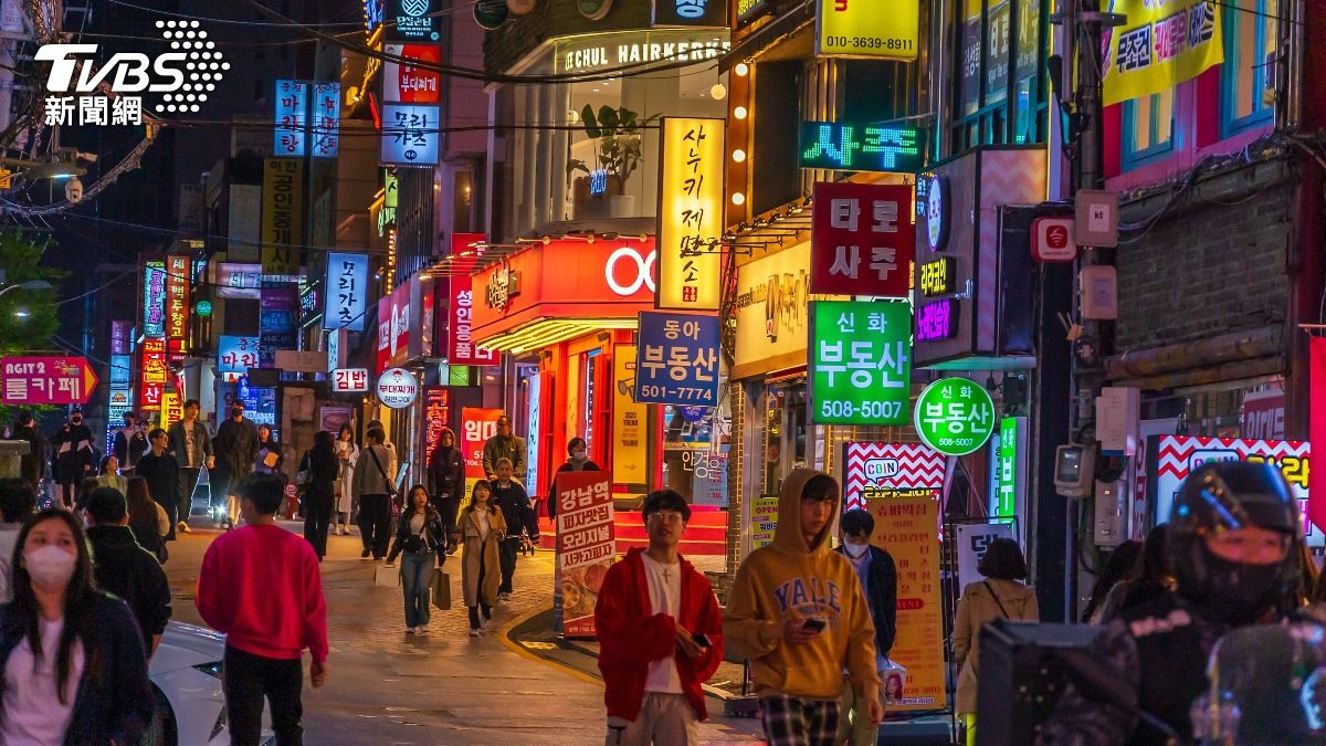 首次跟團去韓國!她刷「21萬保養品」超崩潰 網:當作繳學費