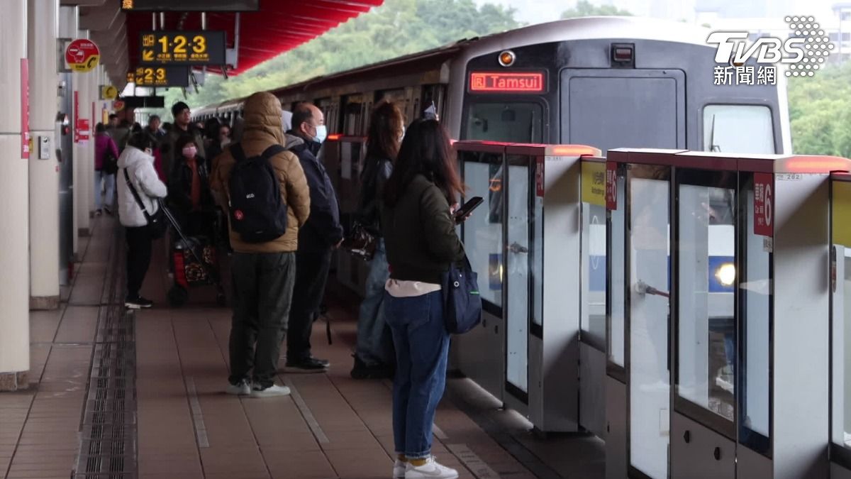 淡水信義線擠爆如沙丁魚!通勤族苦等3班車 北捷曝解方時間表