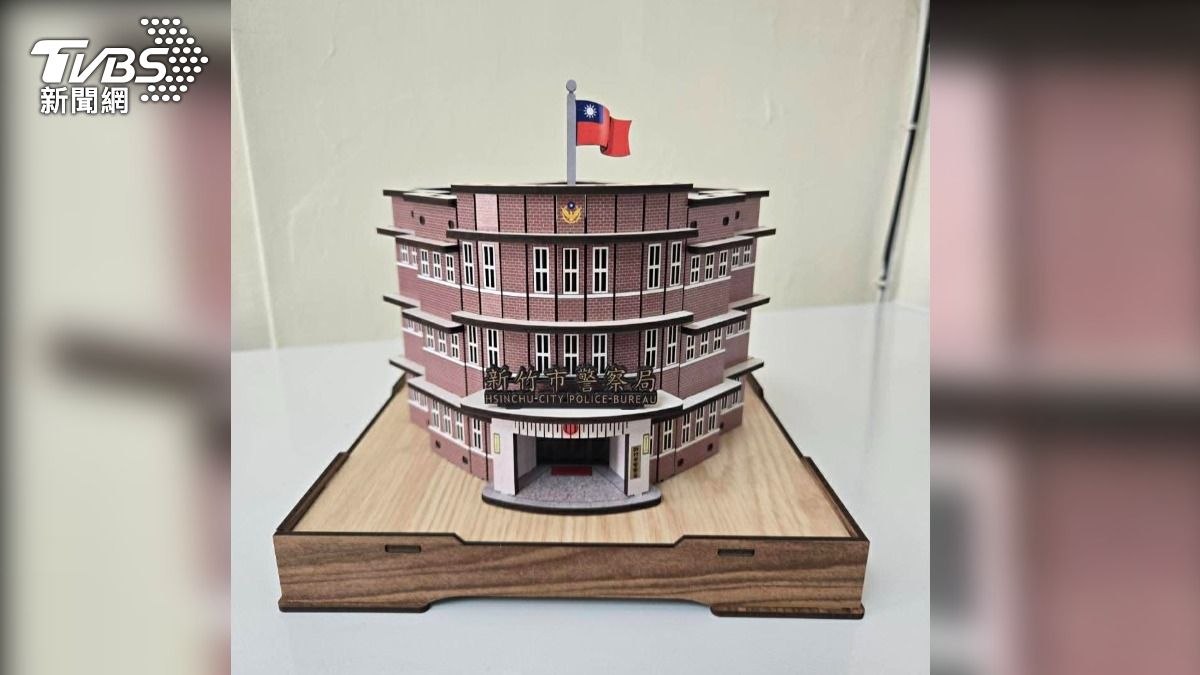 警局建築縮小了!「原木微縮模型」DIY還會發光 限時抽獎倒數中