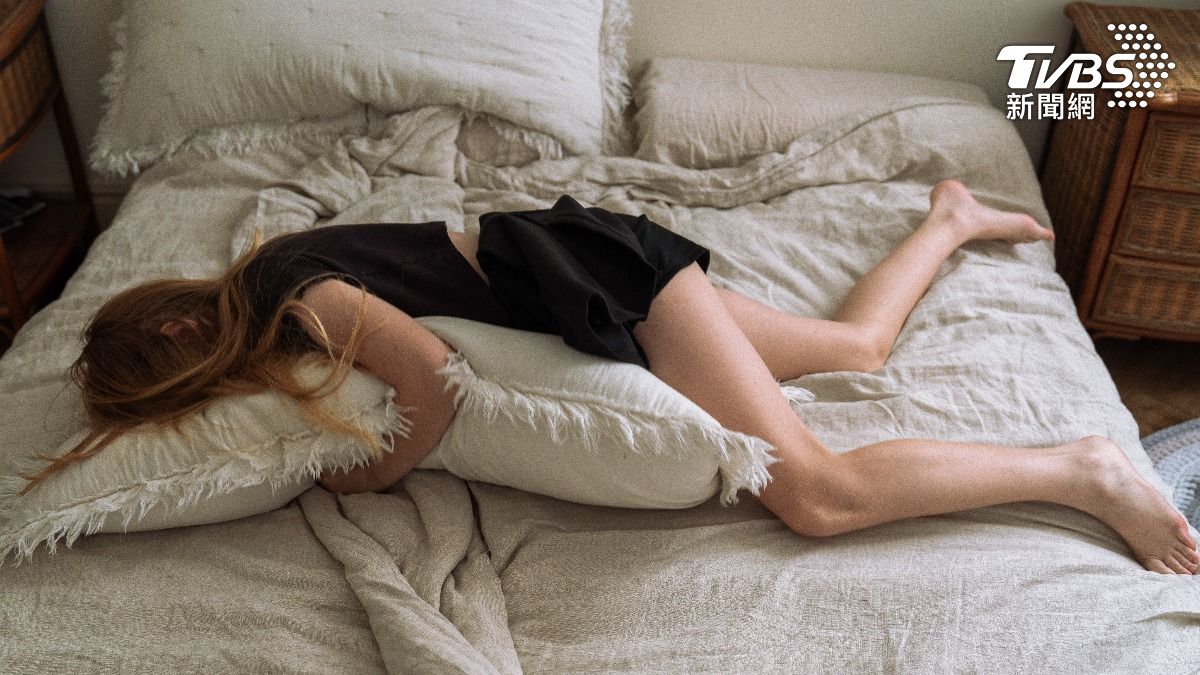 姊見房內肉體交疊…男3度偷戰少女 他母竟回:先辦結婚儀式?