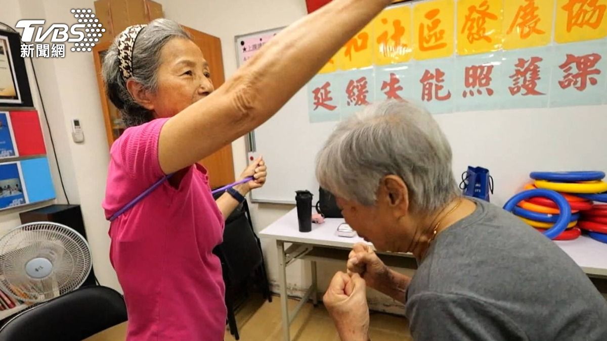 帶80歲以上長輩出國必看! 旅平險「這招」補足保障