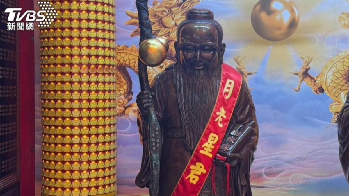 拜月老「3大NG行為」!紅線別綁手上 命理師:容易斷姻緣