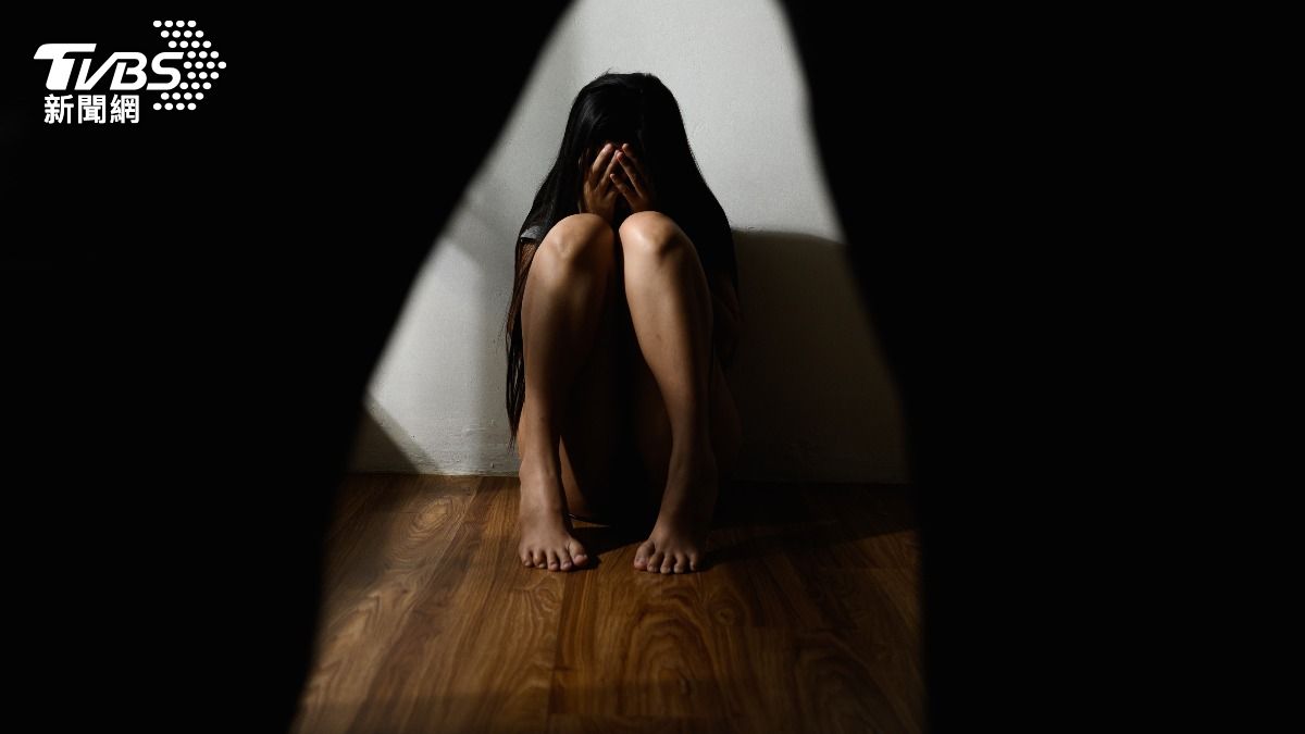 印16歲女遭400男性侵!親爸跟警也伸狼爪 街頭乞討淪洩慾工具