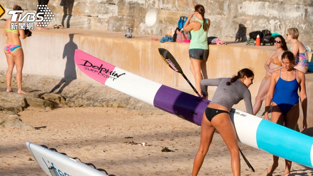 雪梨社區巴士禁比基尼!地方議會祭「服裝令」 網戰翻:管太寬