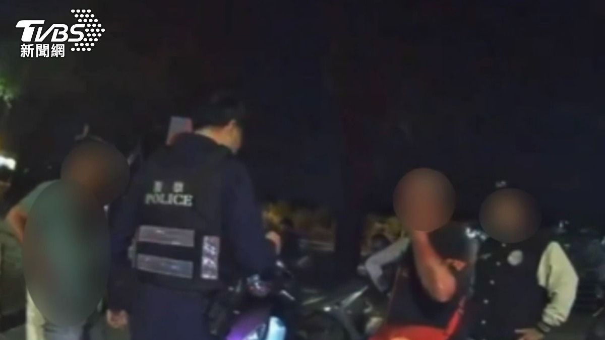 高雄鳳山八仙公園爆砍人!下棋暴怒掏美工刀 2男濺滿地血送醫