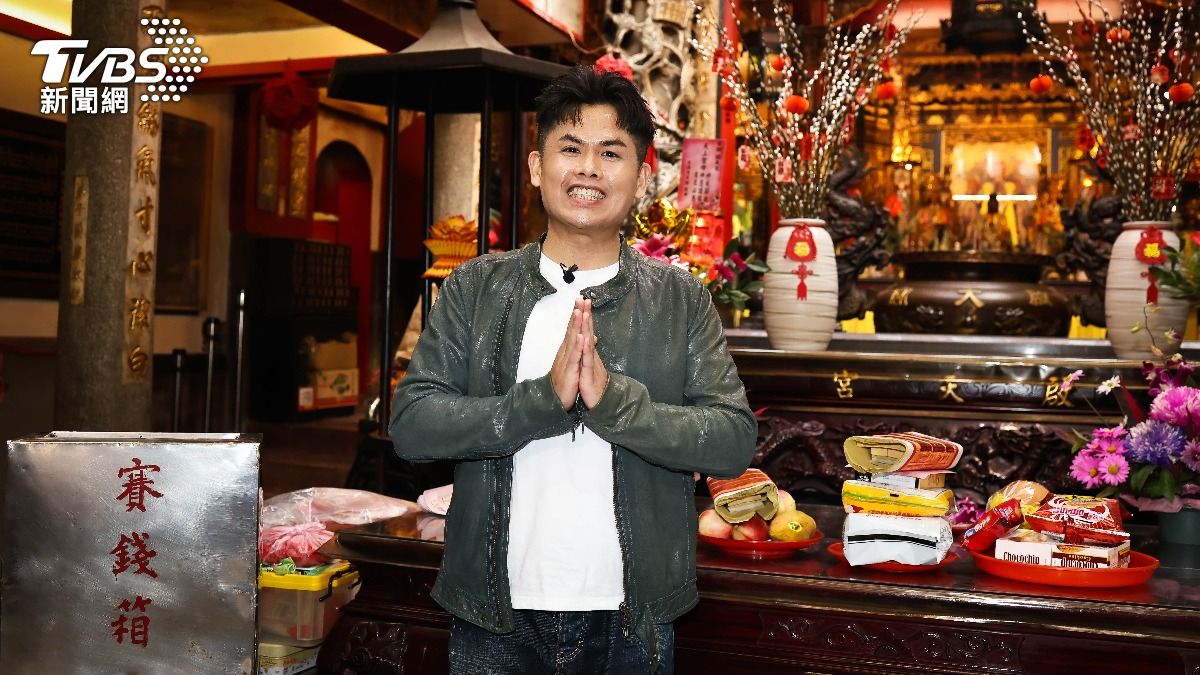 獨/《角頭》張再興「拿竹葉拜神」超靈!親授開運3撇步 靠這物吸財