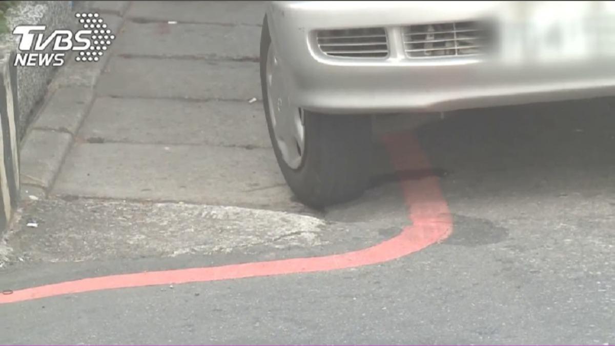 不滿違停被開單!台北男竟罵女警「破X」 挨告遭求償10萬