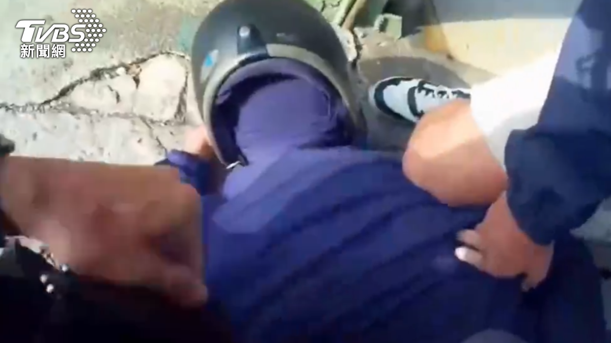 影音/婦停單車遭盯上!項鍊秒被扯走 搶奪前科男12小時落網