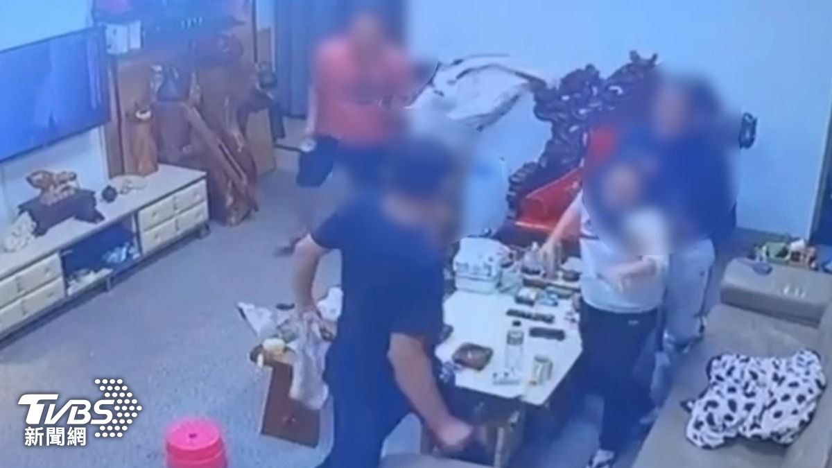 高雄男小年夜雙刀血洗前女友家「要出獄了」 親屬17口憂滅門淚求1事