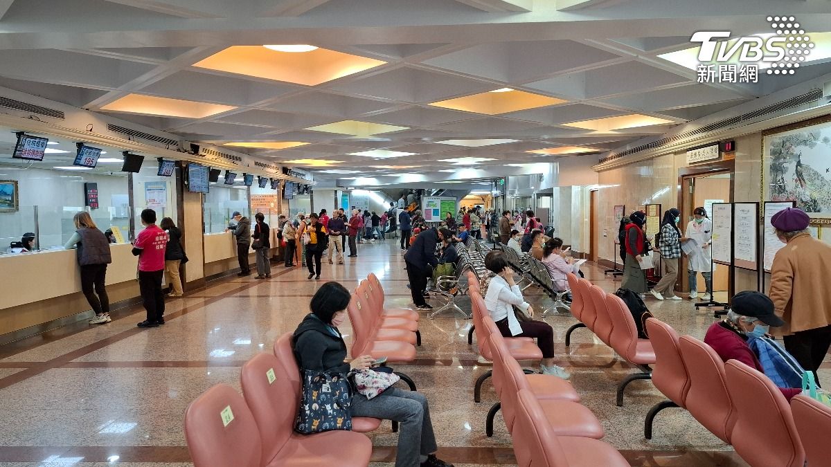 全台首創!台大醫院「電子處方箋」上線 掃QRcode就能領藥