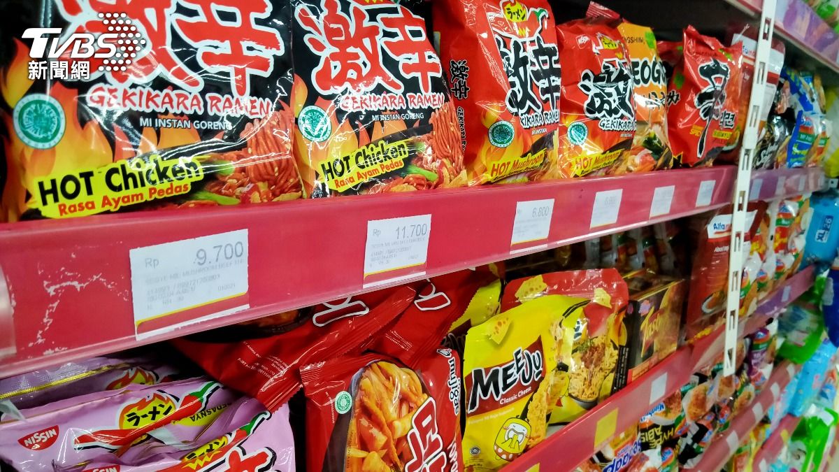 看清楚!南韓「火雞麵」爆假貨 泡麵包裝以假亂真