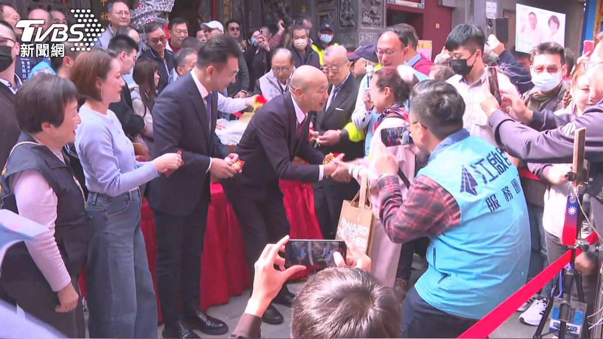 韓國瑜陪江啟臣台中發福袋 話鋒一轉談「紅繩狂抖」藏玄機?