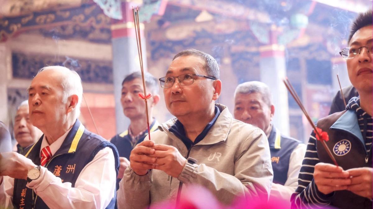 鄭麗文撞鐘抖動、湧蓮寺抽國運下下籤 侯友宜提1事:好運不斷