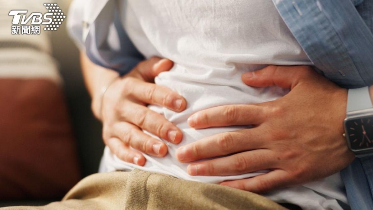 過年胃痛別硬撐!亂吃藥恐錯失「胃癌警訊」 7症狀快就醫