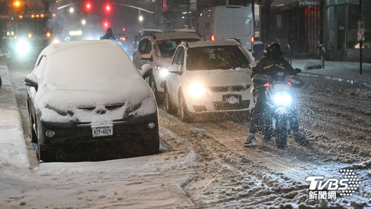 美国东部近期受到严重暴风雪的持续影响，纽约州长霍楚21日宣布进入紧急状态。 （图/达志影像美联社）