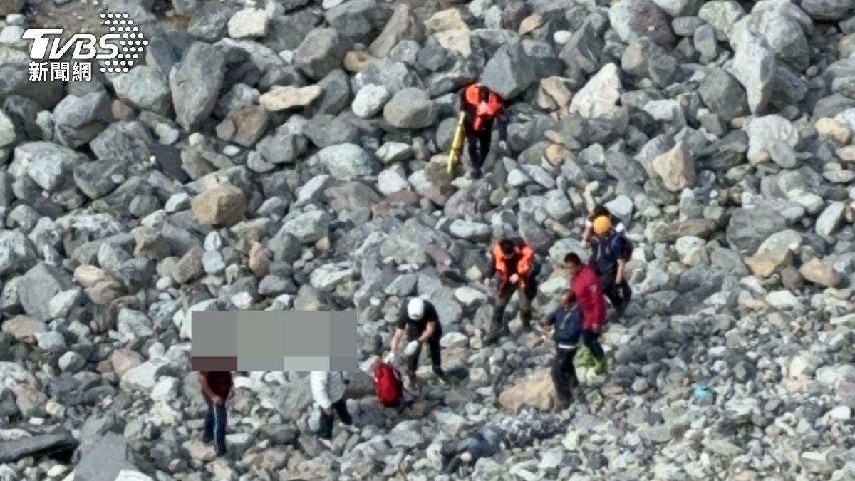 快訊/南橫「瓦筏哈橋」首起意外 男騎車噴飛墜7米深谷命危