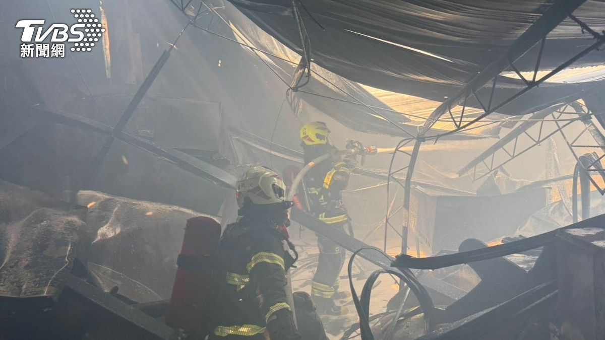 開工首日意外!屏東食品工廠火警 濃煙狂竄、5人緊急送醫