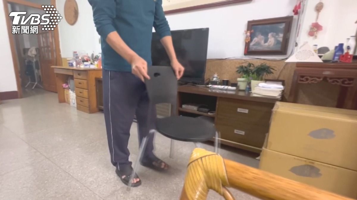 [新聞] 獨家影音／女兒當面撤自費項目！父仍被裝 - 八卦 - PTT.BEST 批踢踢爆文 3