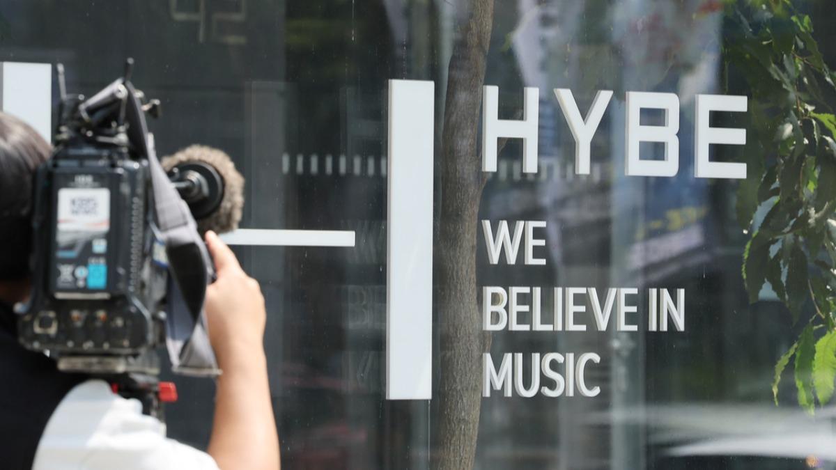 HYBE薪資好慘!PM精通雙語底薪才4萬 逼人用愛發電「恐洩藝人機密」
