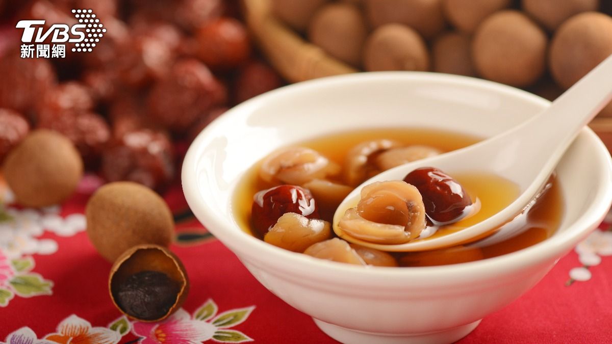 春季肝氣正旺!中醫曝「1茶」養肝又助眠 梳頭也能通氣血