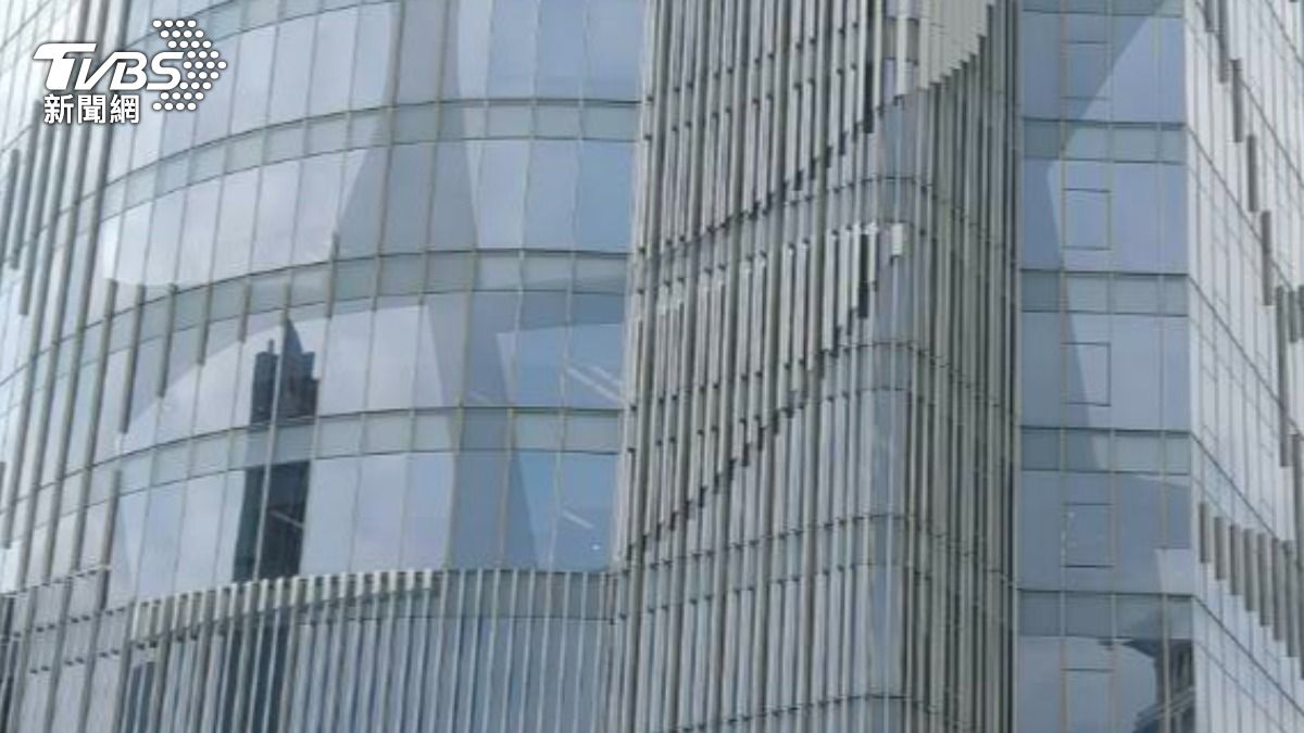 快訊/台中七期商辦女從26樓墜下 臟器外露慘死