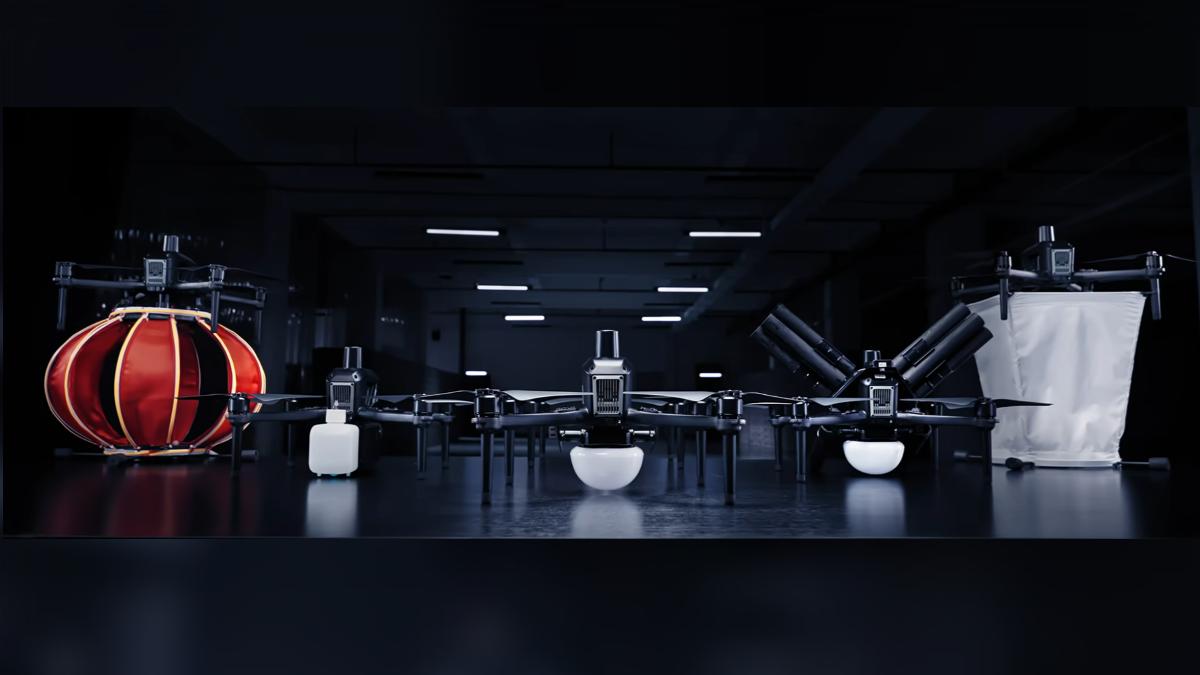 深圳研發「巴掌大」室內無人機 比雞蛋還輕200架同步飛