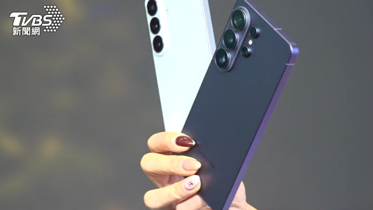 新機大戰! 旗艦機智能防窺PK中階機AI拍照