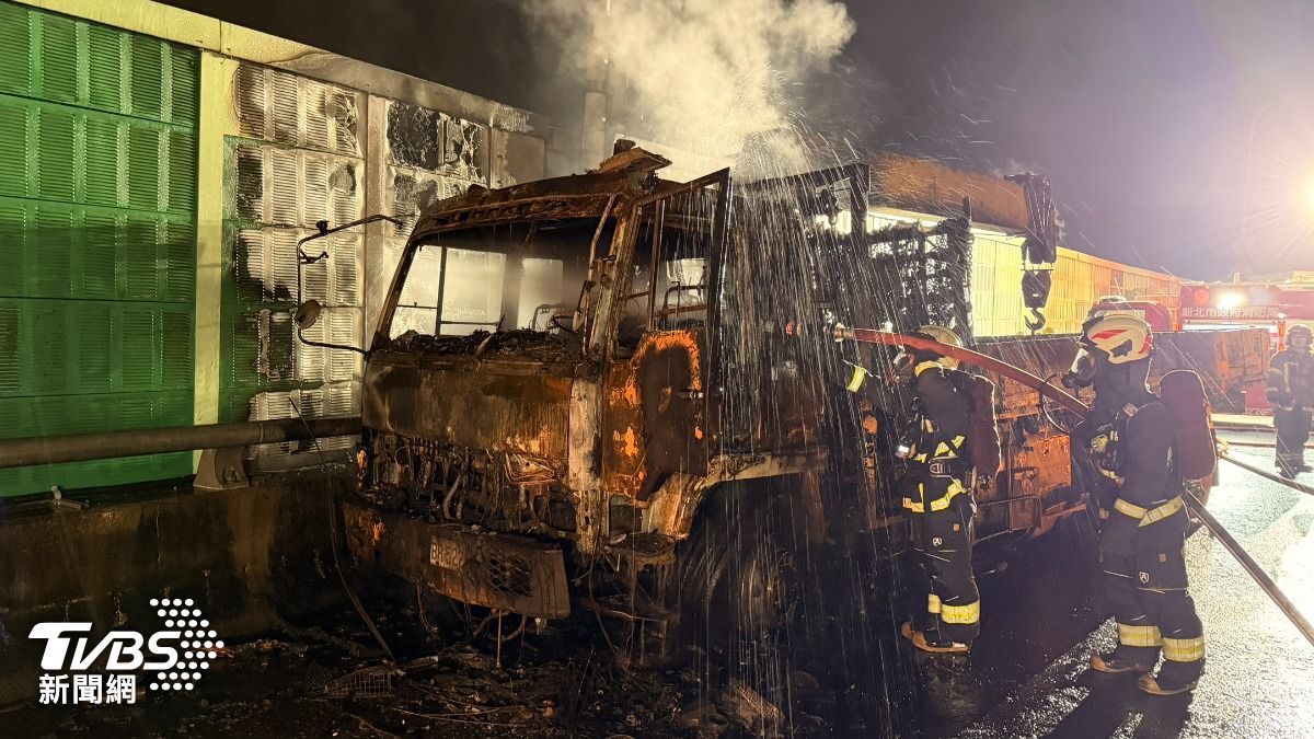 台64接國1匝道吊卡車突起火「父子急逃」 1人燙傷送醫