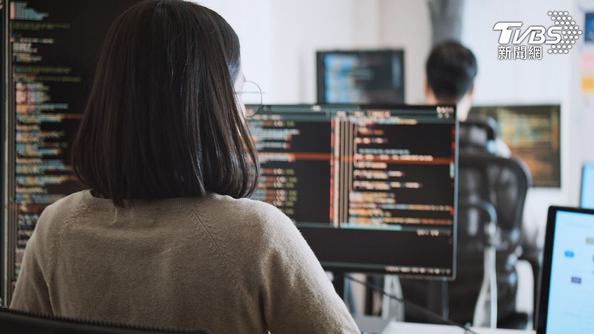 上班久坐毀身材!她「屁股大一號」超崩潰 網:1招多走7000步