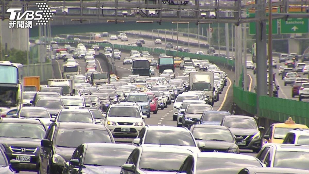 228連假首日72起事故!明「18地雷路段」曝 國5北向恐塞跨日