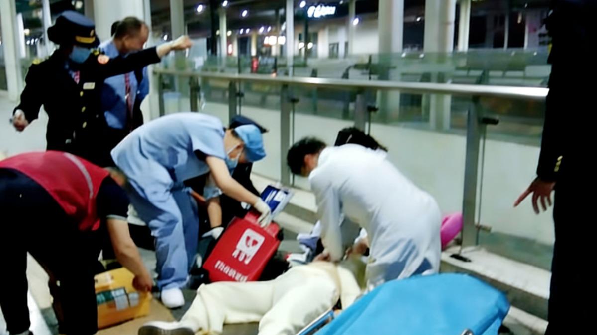 陸女大生久坐31小時心臟驟停!「急裝葉克膜搶救」撿回一命