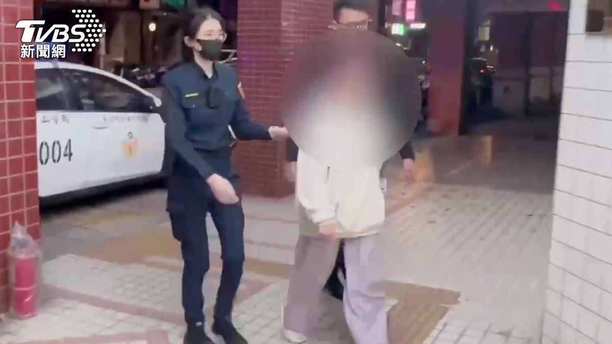 中山站外踩人還亮刀!48歲女落網 過往曾砸毀站內設備