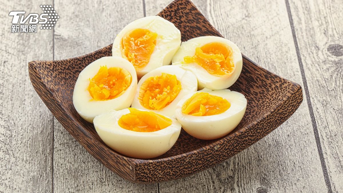 只需1公分水!日主婦授超強「水煮蛋煮法」 殼一剝就掉