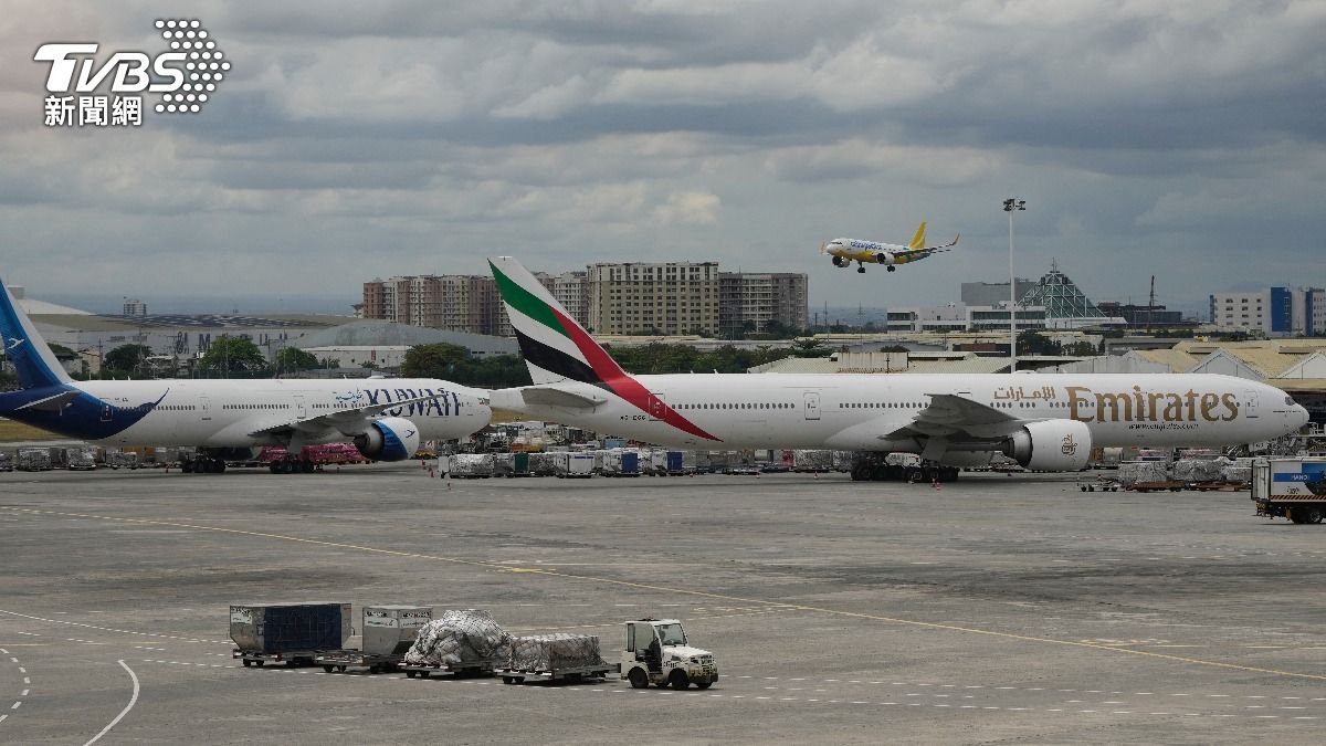 中東空域全面封鎖 各國包機撤僑、日僑民經陸路逃往約旦