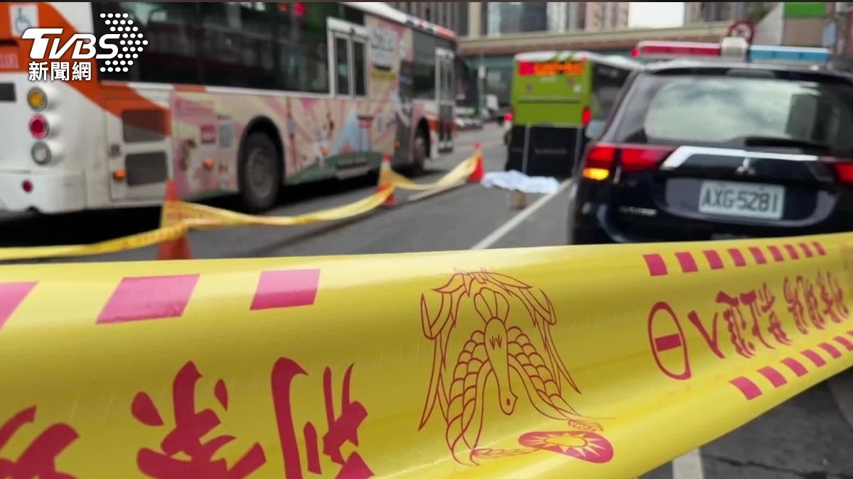 婦人下公車「遭輾臟器外露」亡!兒淚:去買日用品遇死劫
