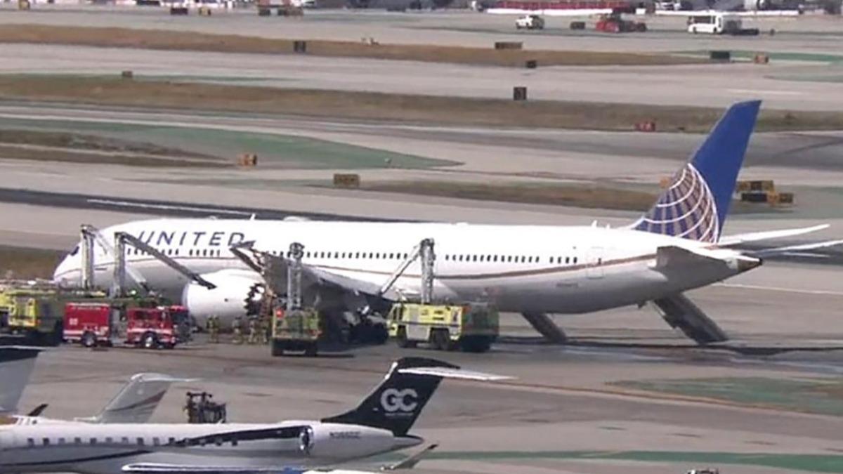 聯合航空剛起飛「引擎起火」！緊急返降洛杉磯　逾250人疏散