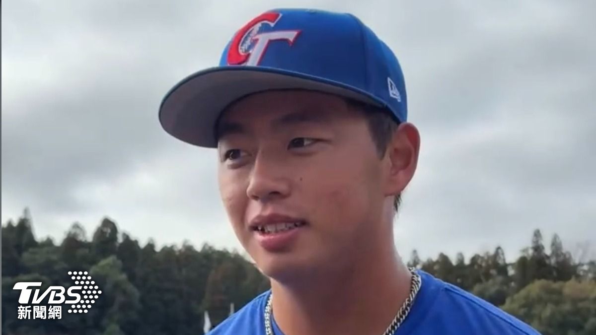 經典賽/紅襪置物櫃掛台灣國旗!鄭宗哲喊驕傲 主動當費仔翻譯