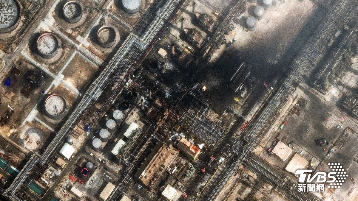 先炸煉油廠、再轟美使館　伊朗「無人機海」　攻波灣、地中海