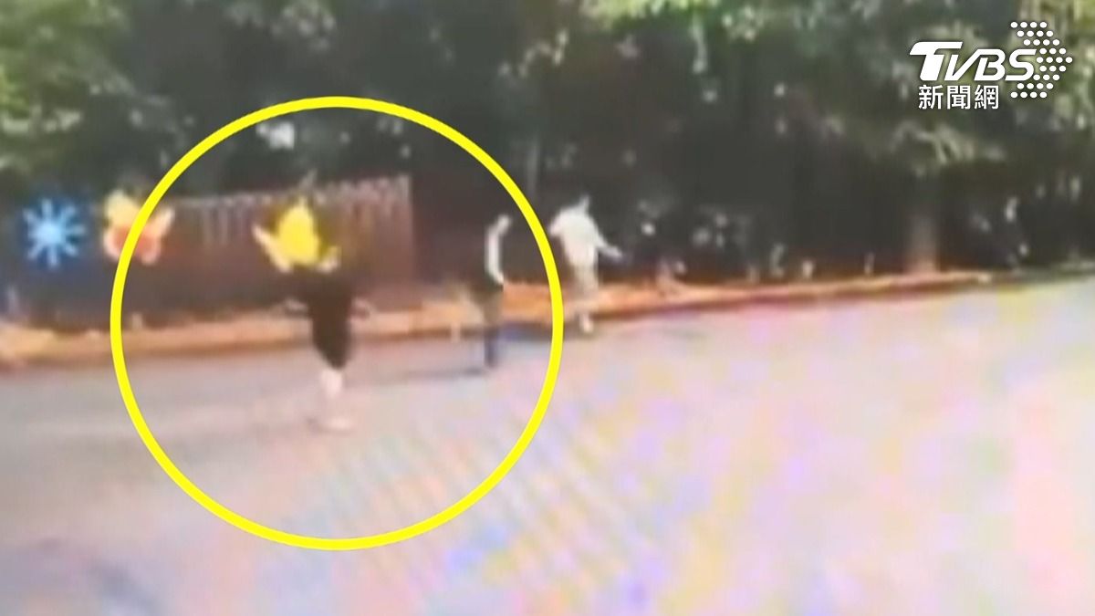 出遊闖紅燈撞死人!8逃逸移工「丟車就跑」 警花1個多月抓到人了