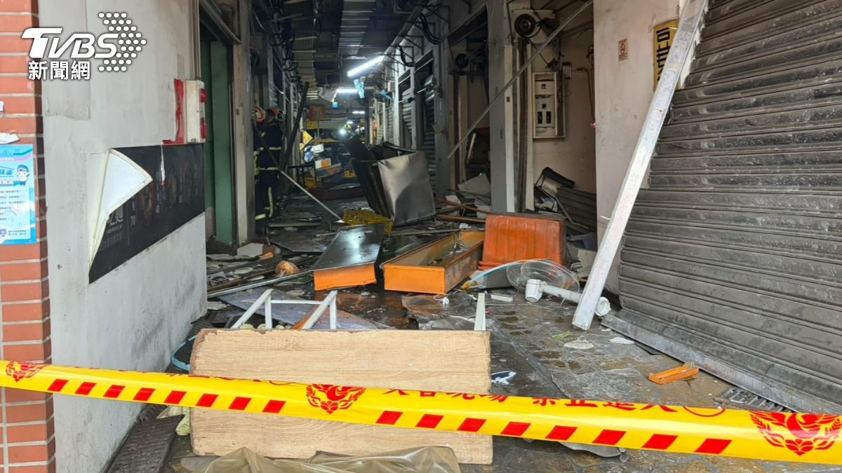 快訊/台中建國市場瓦斯氣爆!年貨大街竄濃煙 物品炸碎滿地